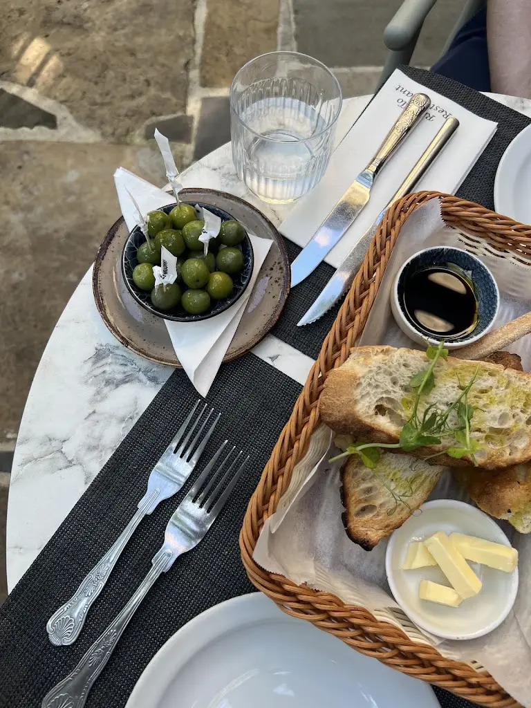 Jasmine Thomas_Ravello_Bradford-on-Avon_review