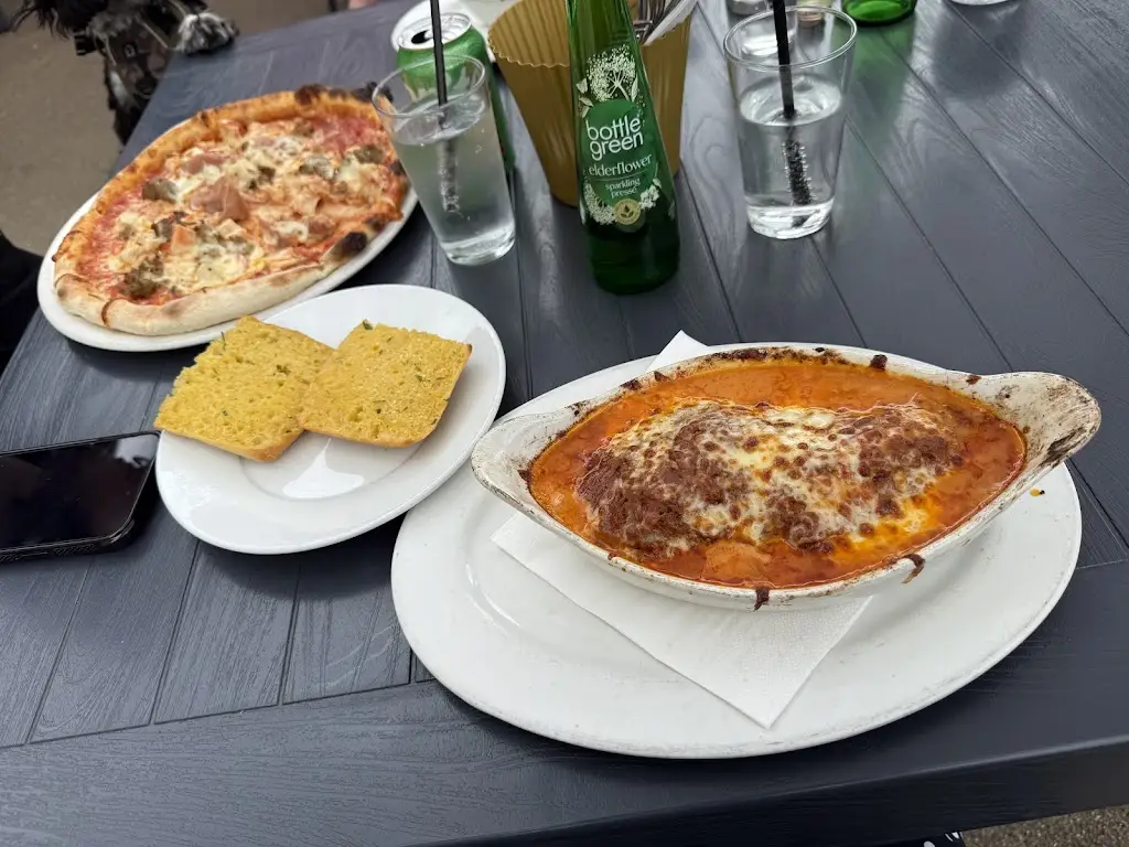 Charlie Johnston-Osgood_Il Fiume Ristorante Italiano_Bradford-on-Avon_review