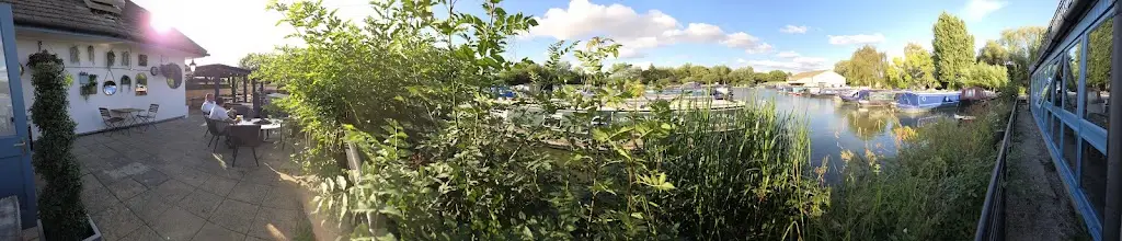 Barry Whettingsteel_The Boathouse_Bradford-on-Avon_review