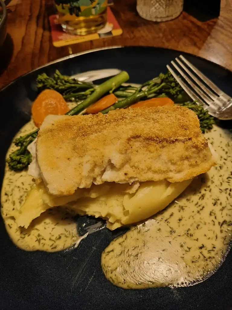 Clive Turner_The Dandy Lion_Bradford-on-Avon_review