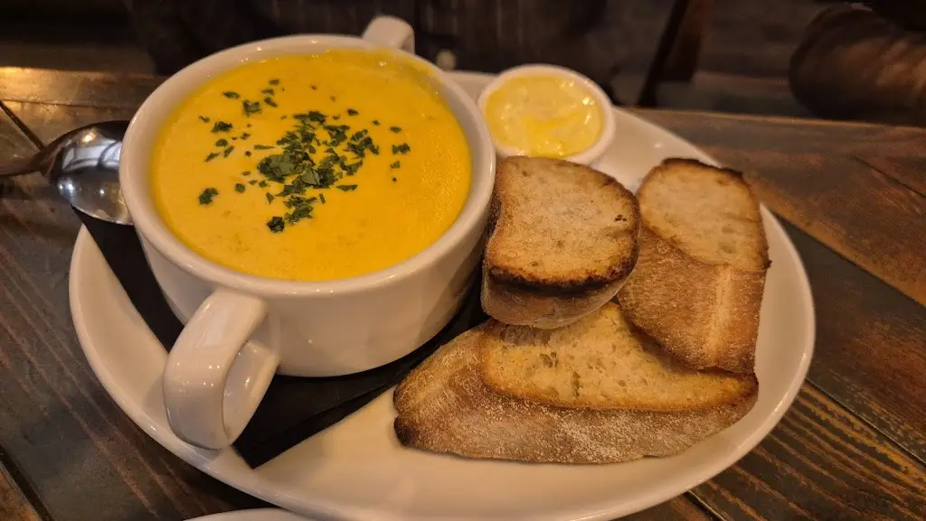 Canal Tavern_Bradford-on-Avon_slider_image_2