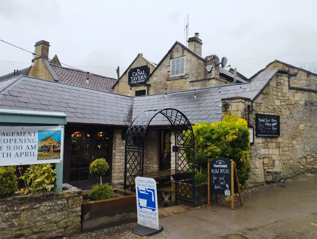 Canal Tavern_Bradford-on-Avon_slider_image_3