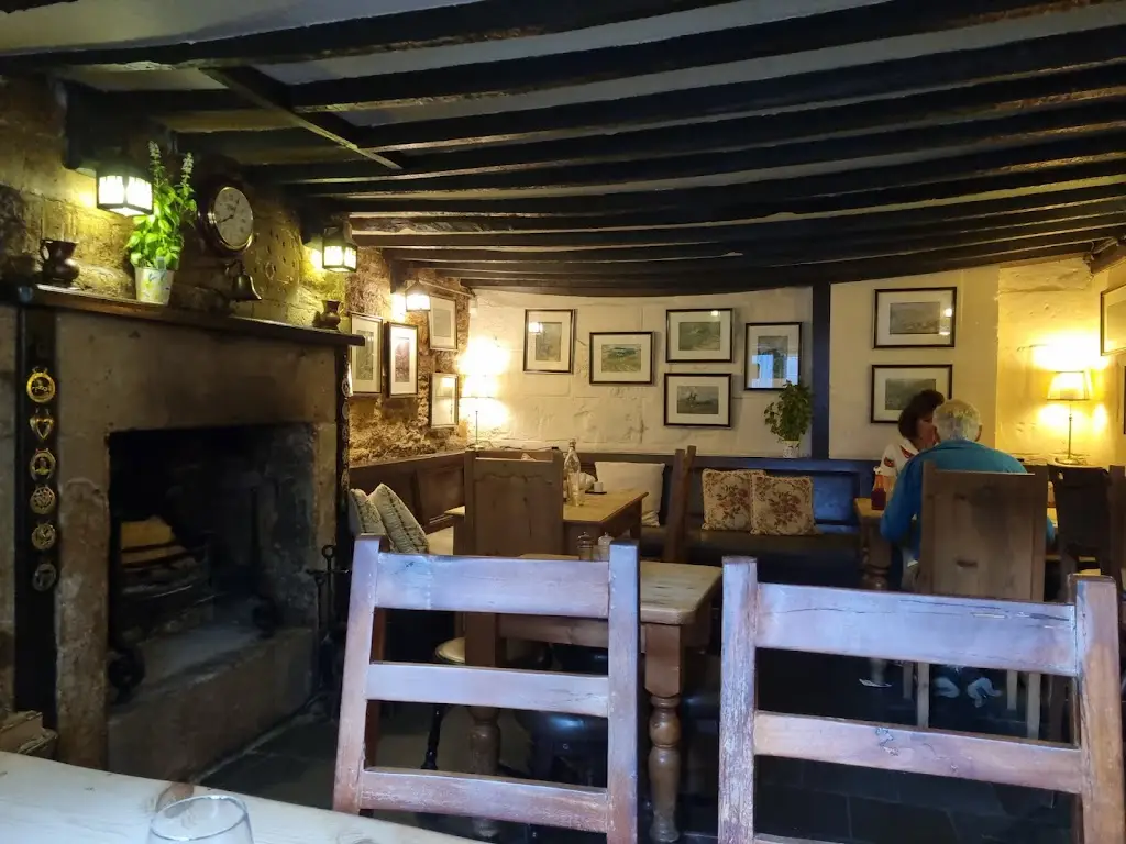 M P_The New Inn_Bradford-on-Avon_review