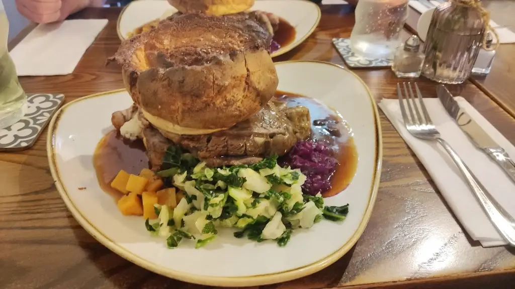 Charlotte Startup_The Old Plough Pub & Restaurant_Braunston_review