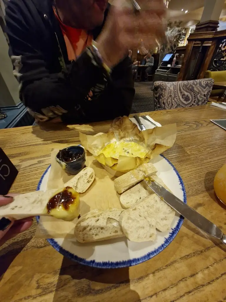 Vix “Vixster” Edodd_Boat House_Braunston_recensione