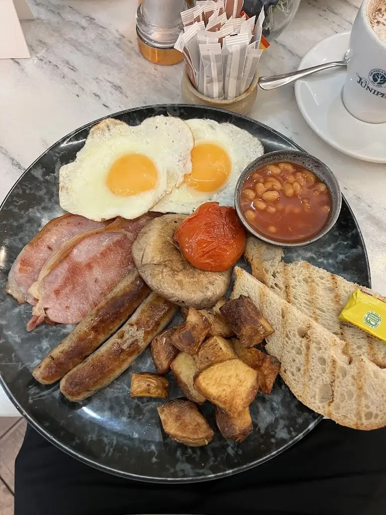 Menu_Juniper Bramhall_Bramhall_image_5