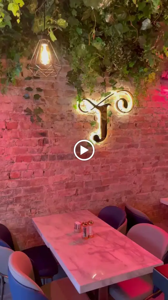 Juniper Bramhall_Bramhall_slider_image_2