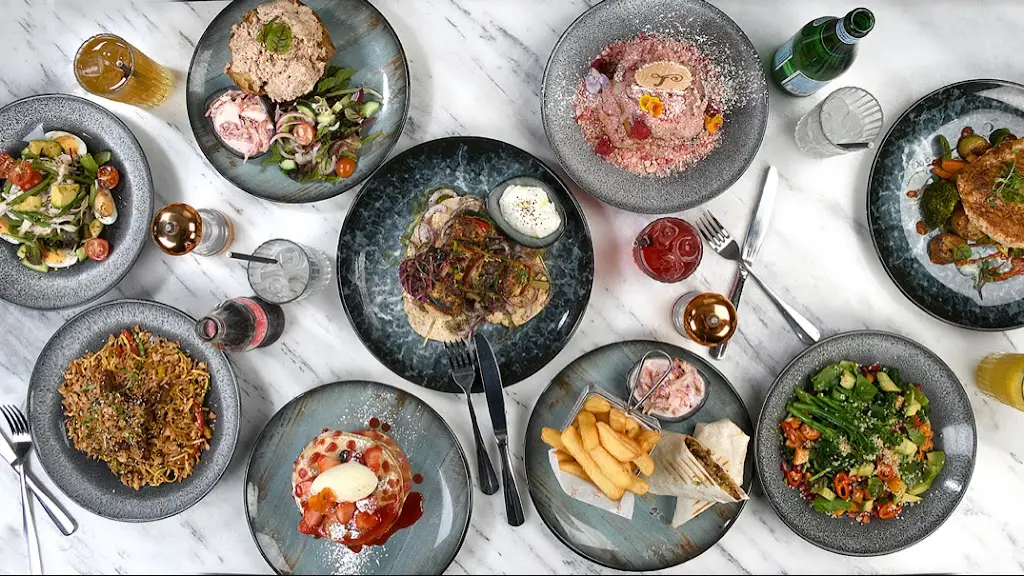 Juniper Bramhall_Bramhall_slider_image_3