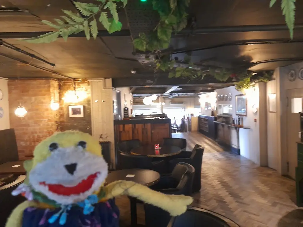 MADDOGLEP_Crown & Conspirator_Bramhall_review