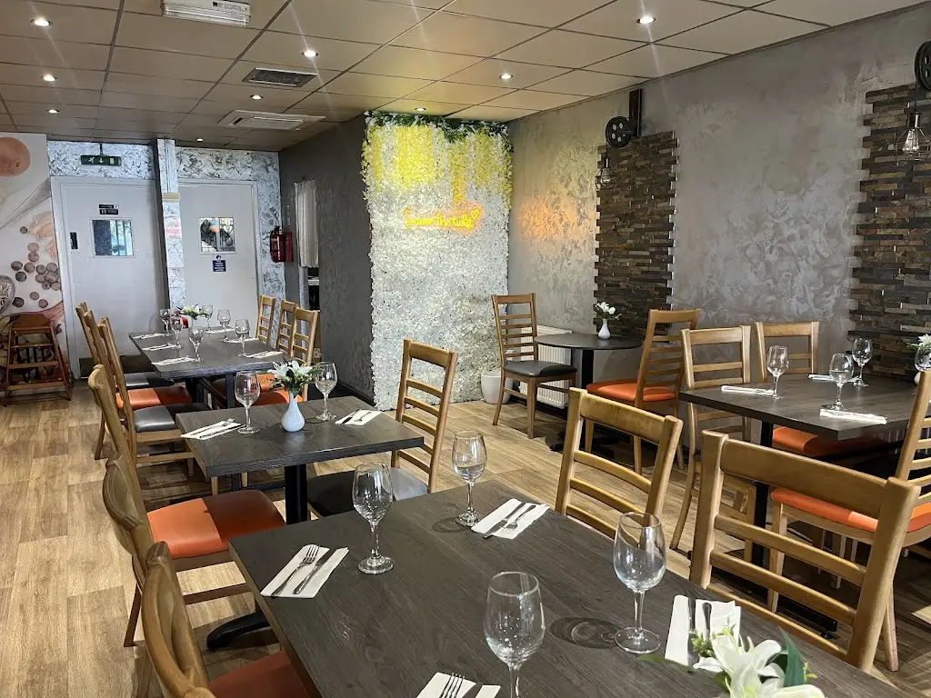 Turmeric Twist - Indian Restaurant & Bar_Bramhall_slider_image_3