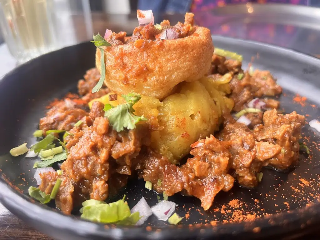 Cliff Dawkins_Bombay to Mumbai_Bramhall_review