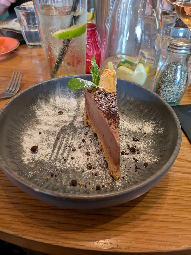 Christopher Hough_The Bubble Room_Bramhall_reseña