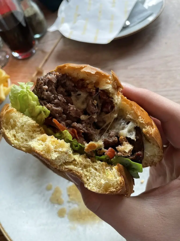 Zac Dawson_The Bubble Room_Bramhall_reseña