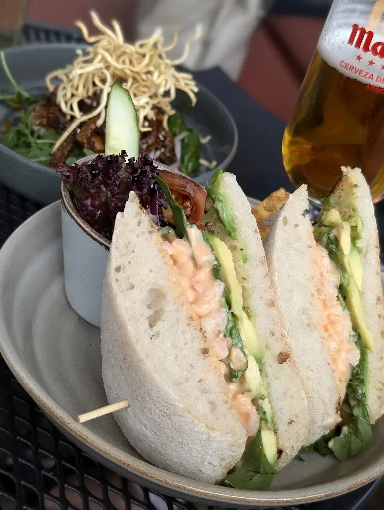 Lisa Knowles_The Bubble Room_Bramhall_reseña