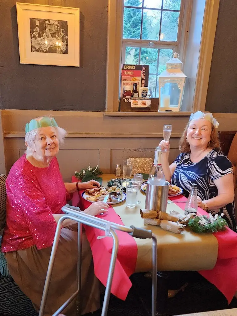 Dawn Dutton_Ladybrook_Bramhall_review