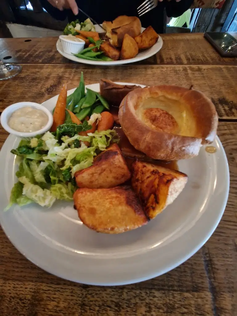 Chris Vinter_The Halfway House_Brenchley_review