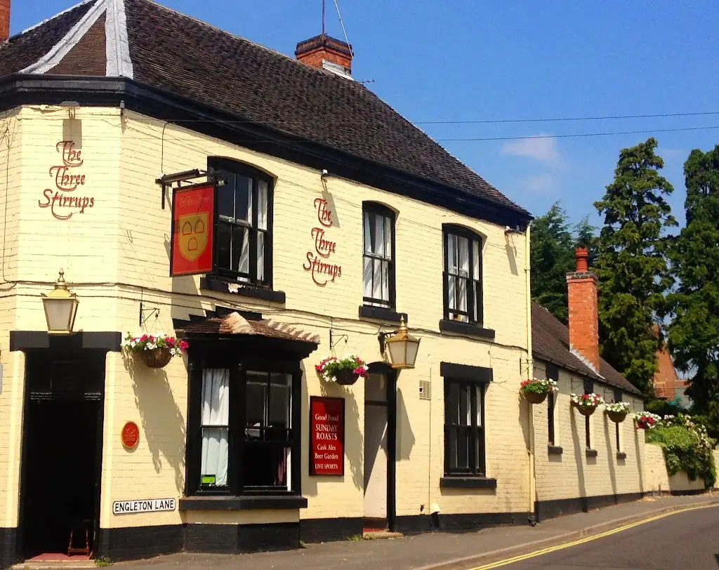 The Three Stirrups_Brewood_slider_image_3