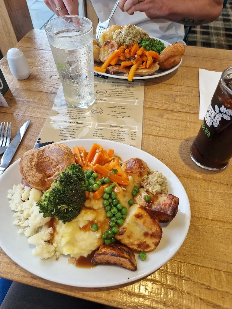 Natalie Walsh_Brent House Carvery_Brent Knoll_review