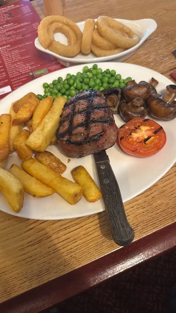 Paul Rossiter_The Red Cow_Brent Knoll_review