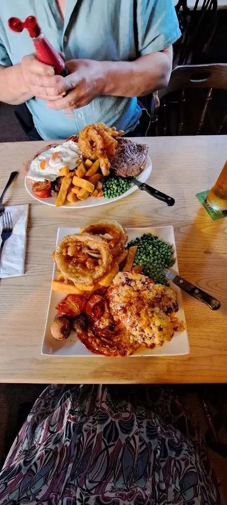 Lorna Saunders_Brent Knoll Inn_Brent Knoll_review