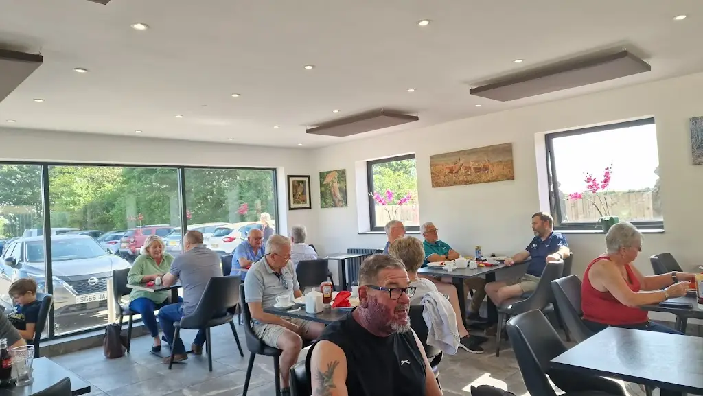 Peter Underwood_Ollie's Cafe_Brent Knoll_review