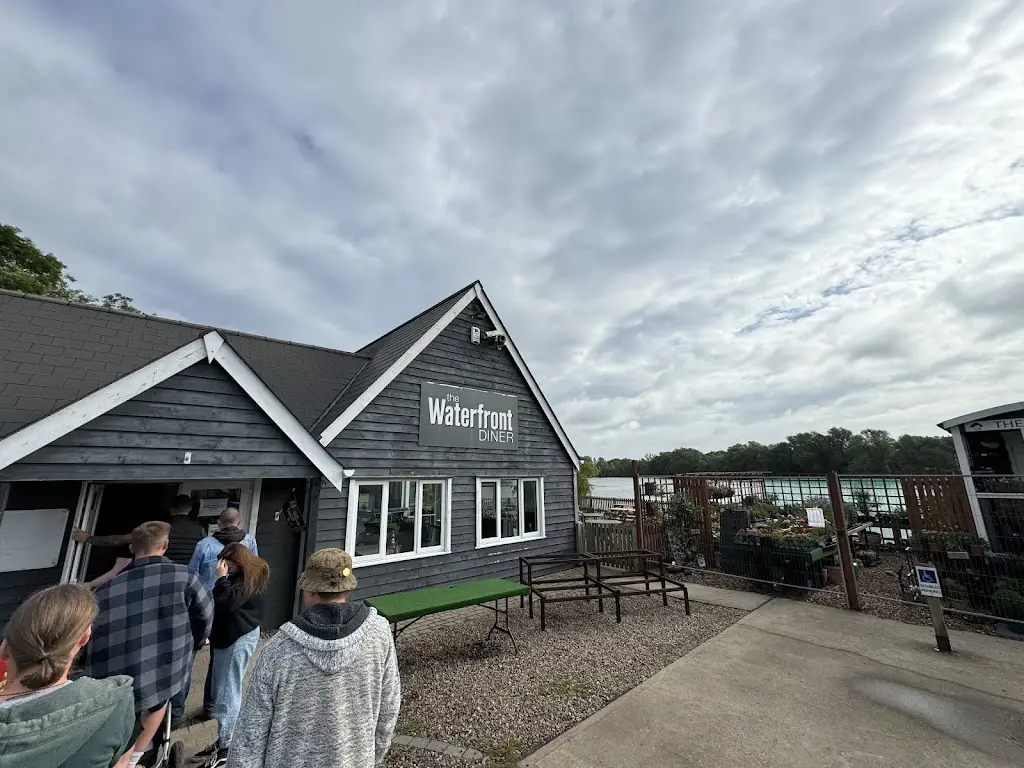 Reid L_The Waterfront Diner_Bramford_recensione