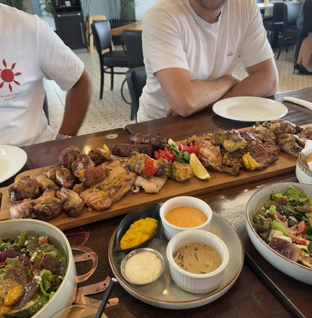 Evelina Bartkevič_Norris Hauz Cafe_Bramford_review