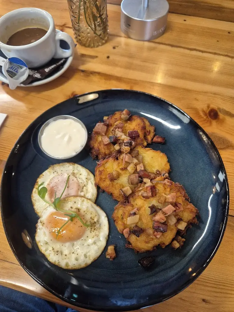 Corrina Groombridge_Norris Hauz Cafe_Bramford_review