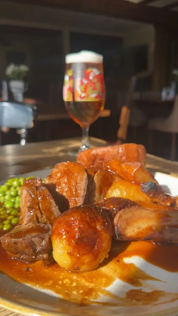 Dillon_The Crown_Bransgore_review