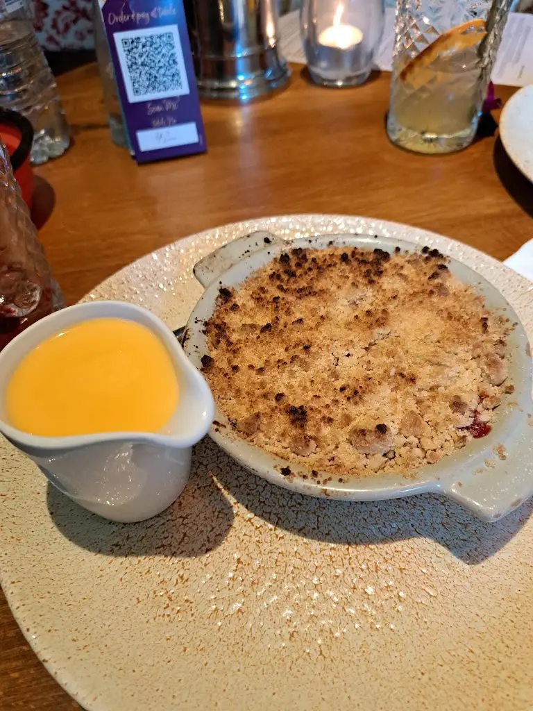 Nikki Salt_The Crown_Bransgore_review