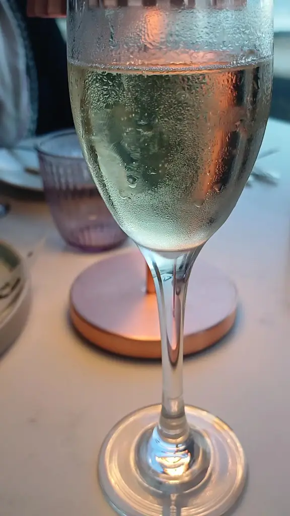 The Noisy Lobster_Bransgore_slider_image_2