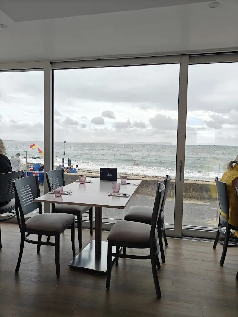 The Noisy Lobster_Bransgore_slider_image_3