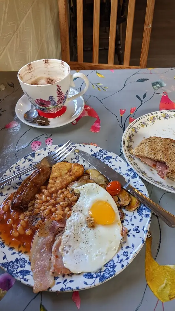 Menu_The Robin's Nest tea rooms_Bransgore_image_5