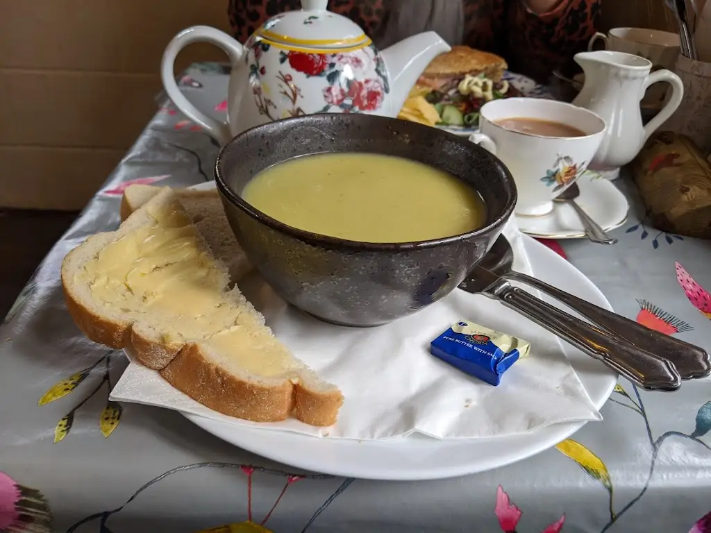 Menu_The Robin's Nest tea rooms_Bransgore_image_9