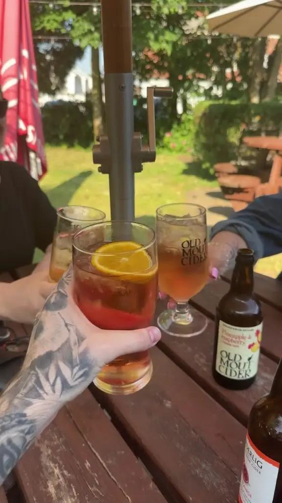 The Globe_Bransgore_slider_image_2