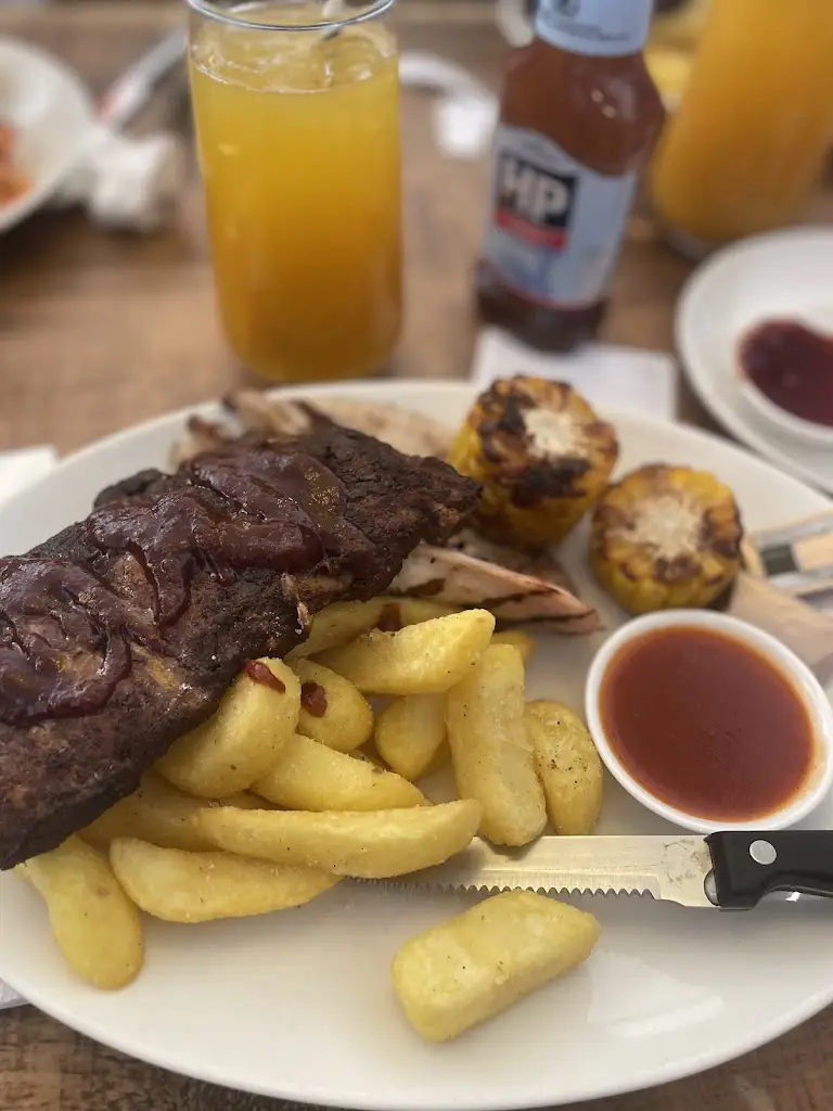 Ehiosun Ogenetega Amigun_The Somerford Beefeater_Bransgore_review