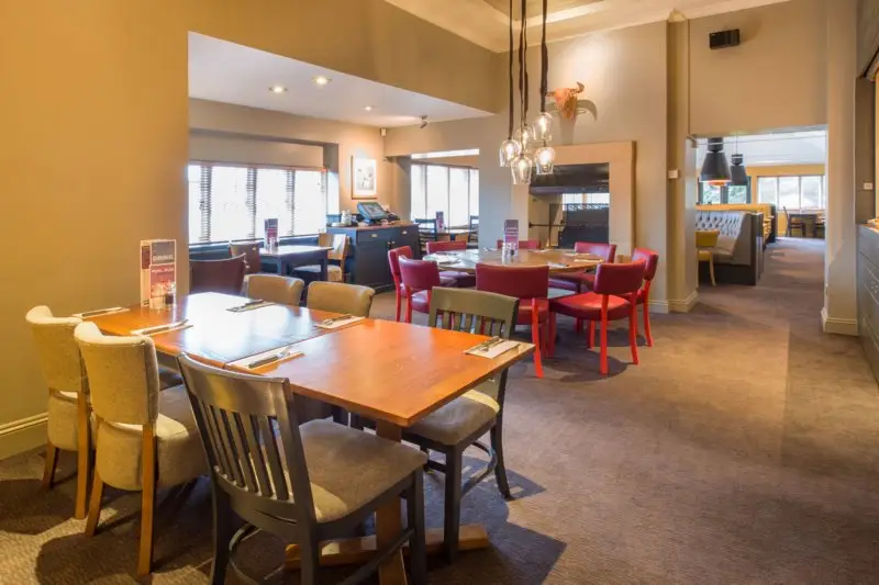 The Somerford Beefeater restaurante en Bransgore