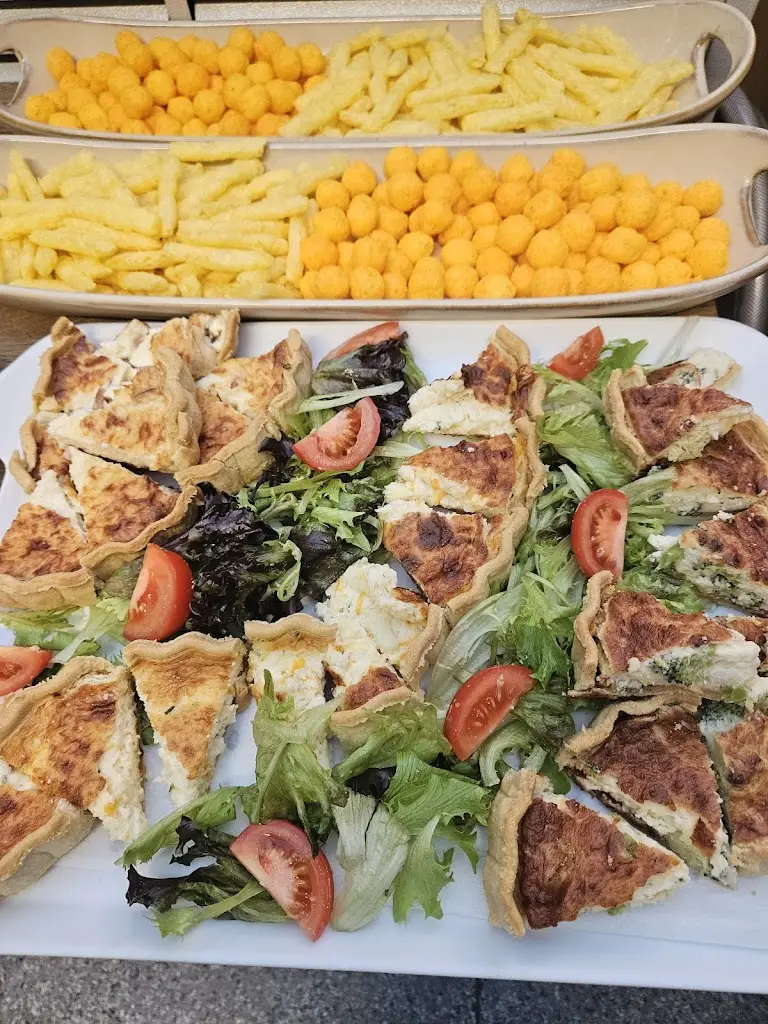 Zoe Davis_The Barnhouse_Bredbury_review