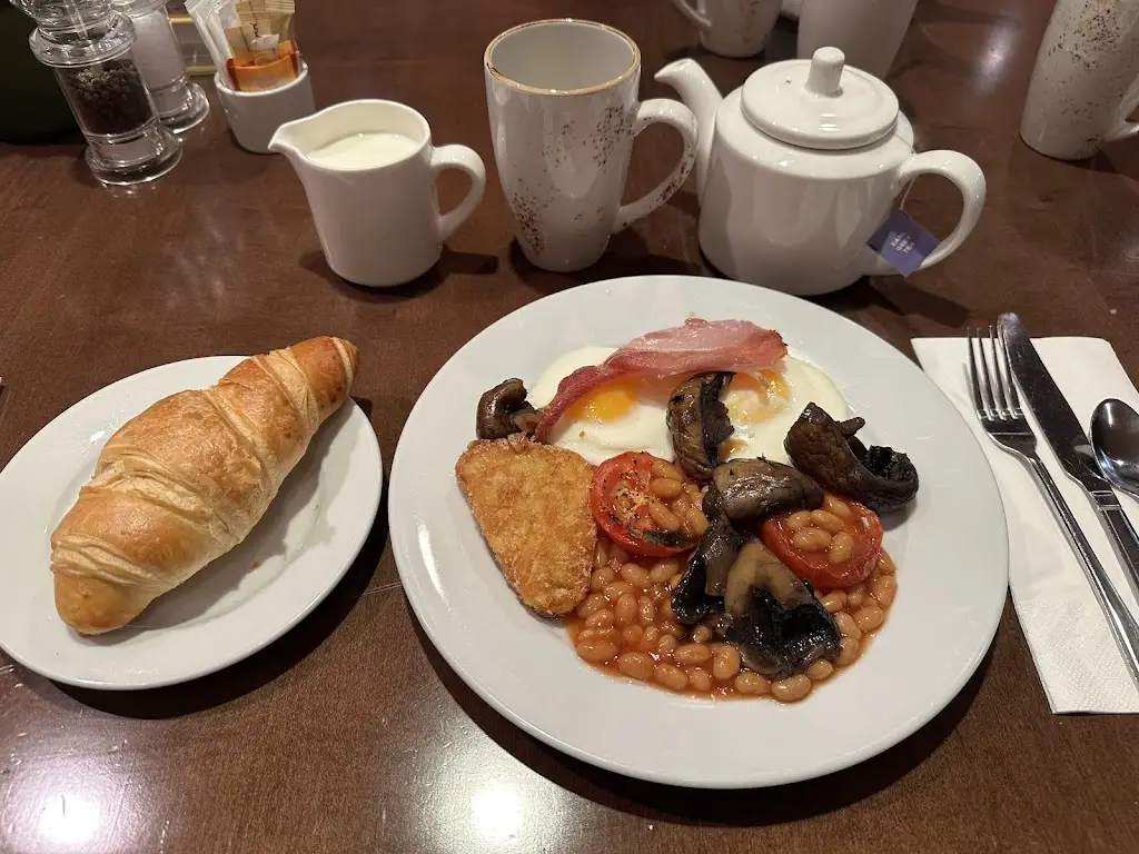 Yvonne Allen_MOOD In The Park Restaurant & Cocktail Bar_Brentford_reseña