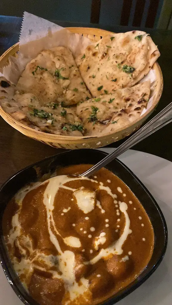 Cosima Turpin_Ami's Indian Flame_Brentford_review