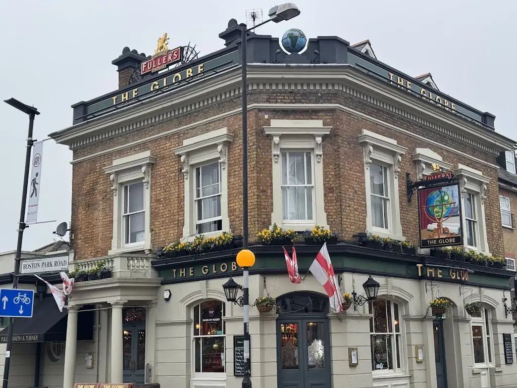One Addict_The Globe, Brentford_Brentford_review