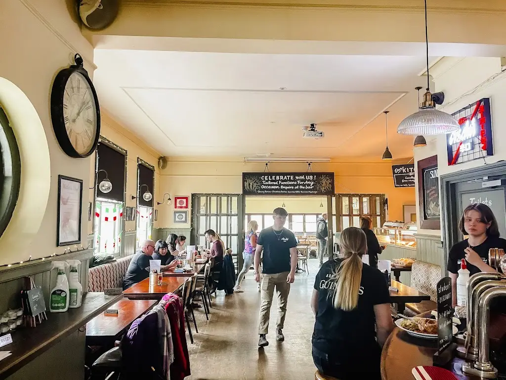 SJ Mack_The Globe, Brentford_Brentford_review