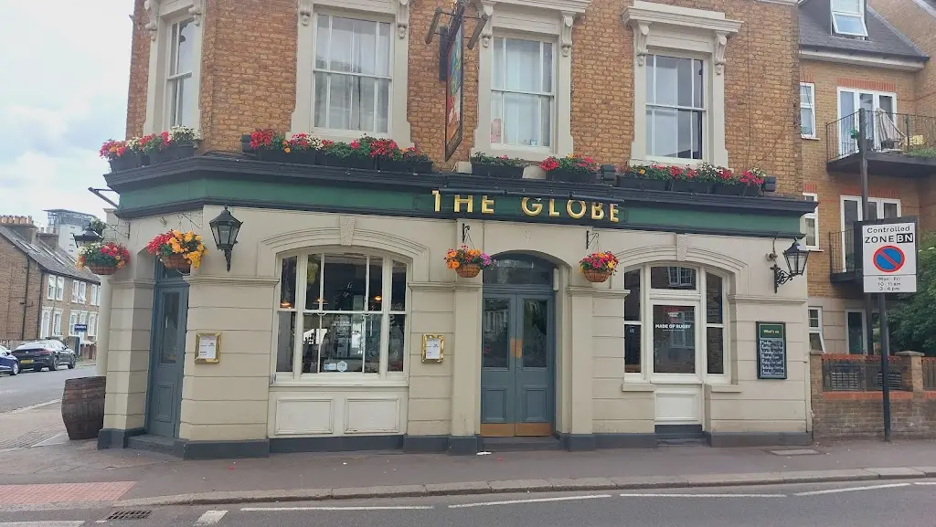 The Globe, Brentford restaurant in Brentford