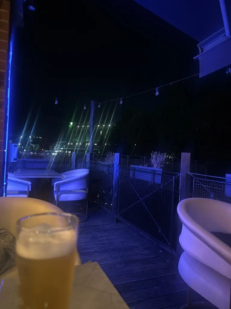 zeinab ahmadi_Time Bistro Bar_Brentford_review