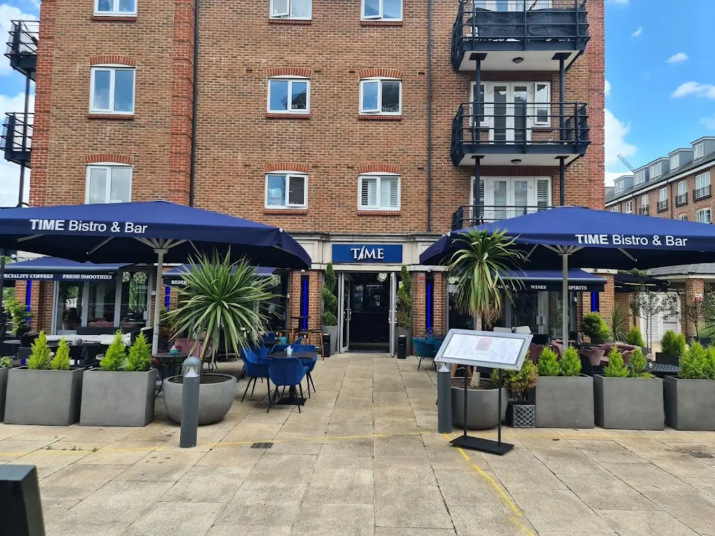 Time Bistro Bar restaurant in Brentford