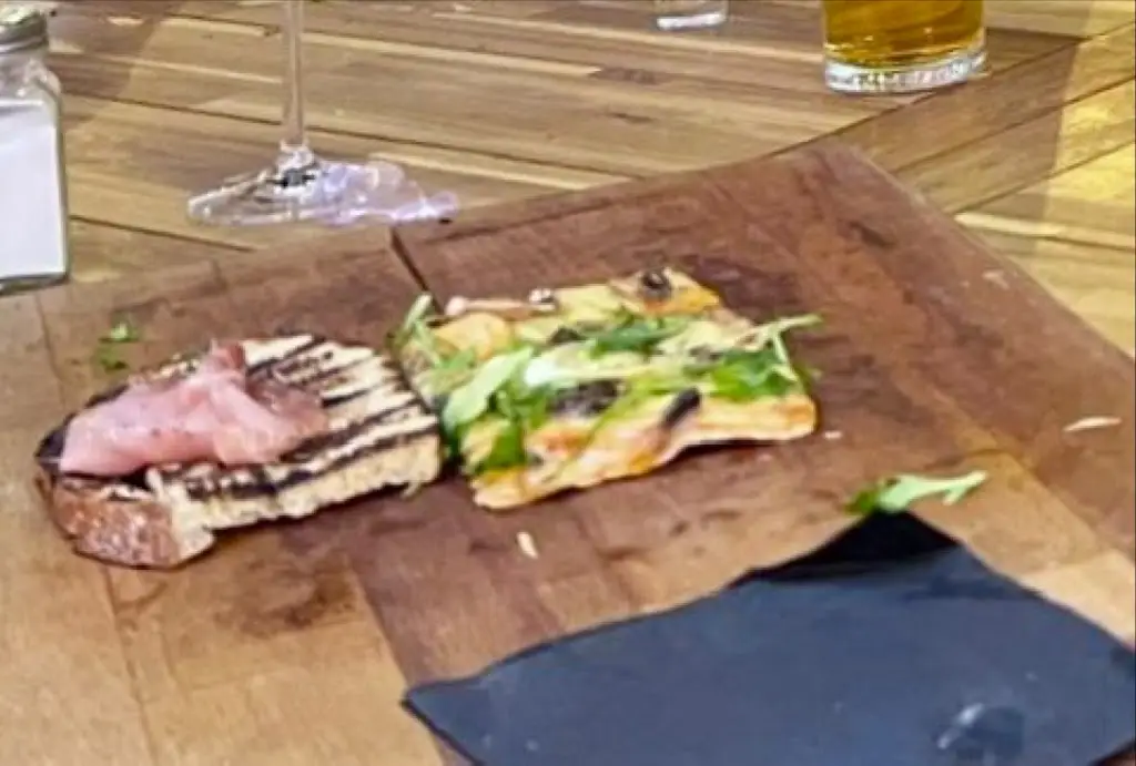 Paul Shillito_The Weir Bar_Brentford_review