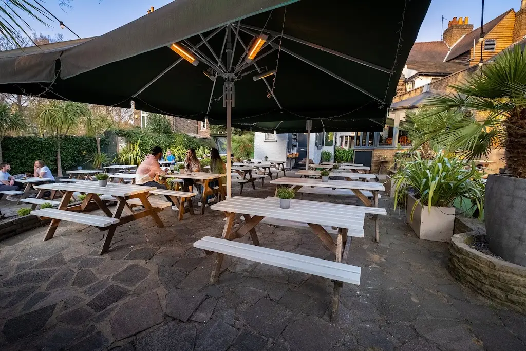 The Weir Bar restaurant in Brentford