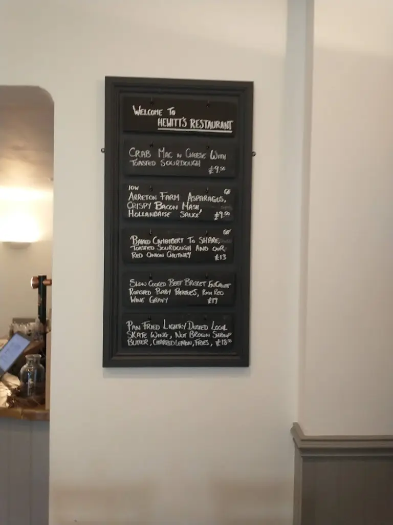 Menu_Hewitt's Restaurant & Rooms_Brighstone_image_4