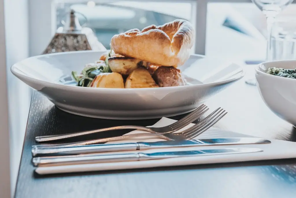 Hewitt's Restaurant & Rooms_Brighstone_slider_image_2