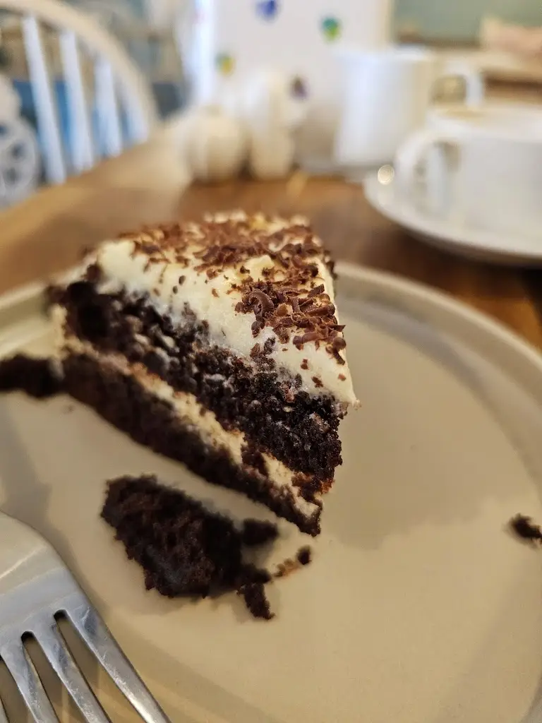 Aleks Burchard_Calon Cafe and Bistro_Brighstone_review